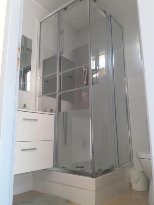 Maison Dans Une Propriete Avec Une Cour Corneilhan Екстериор снимка