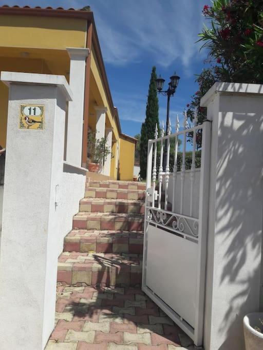 Maison Dans Une Propriete Avec Une Cour Corneilhan Екстериор снимка